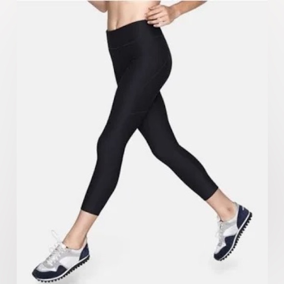 Outdoor Voices yoga 3/4 yoga pants from Nordstroms. Very comfy and flattering on - Picture 1 of 11